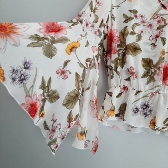 New - GUESS Jiya Ruffle Bell Sleeve Floral Sheer Blouse Sz L Flawed - Picture 6 of 14